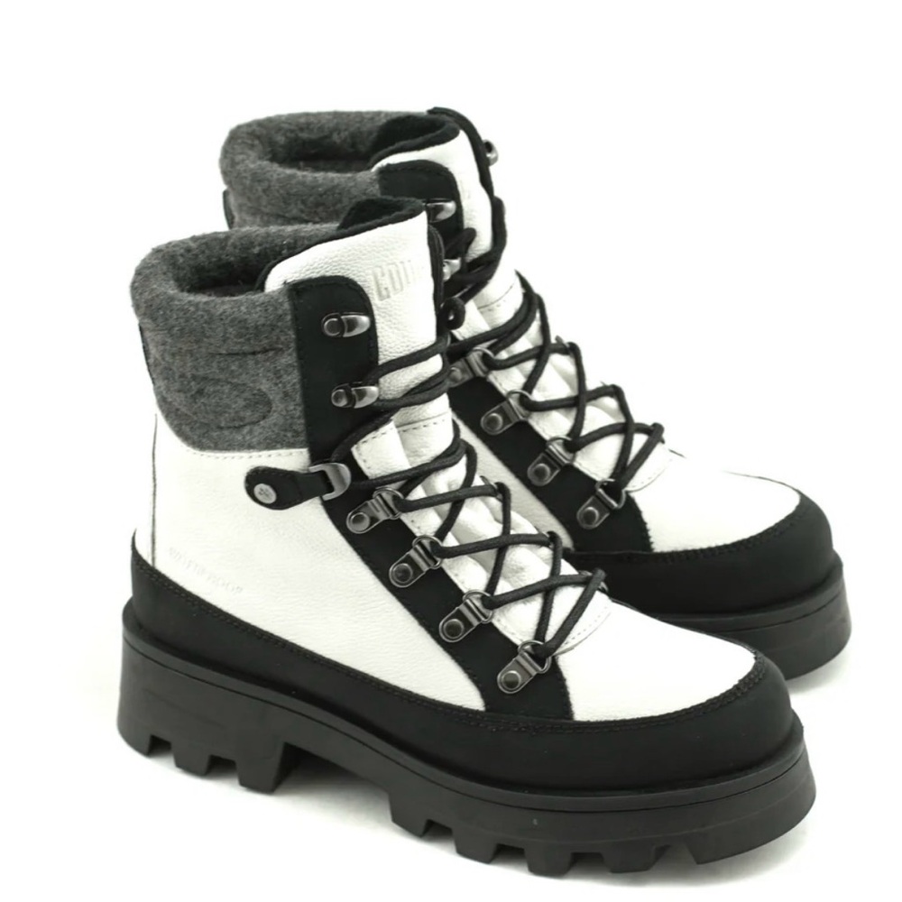 Cougar waterproof winter boot. NEW